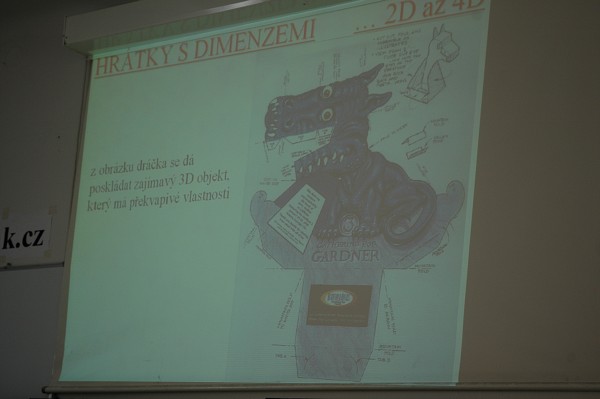 Neeuklidovská geometrie